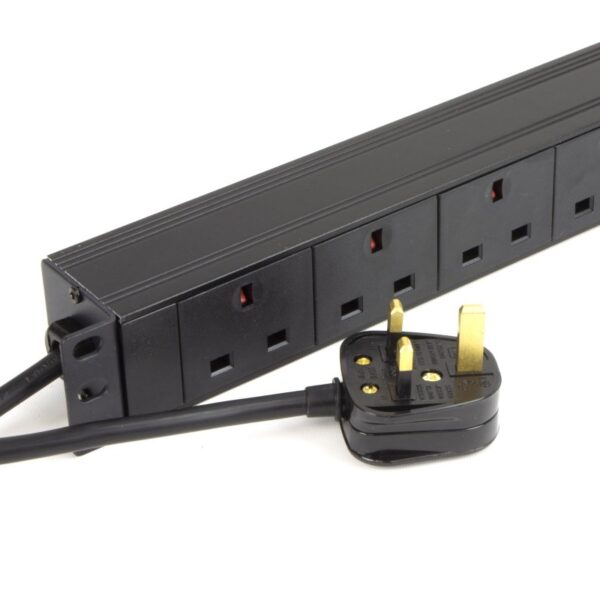 8-way metal PDU (Power Distribution Unit) 1U